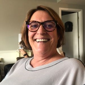 Meet your Posher, Laura